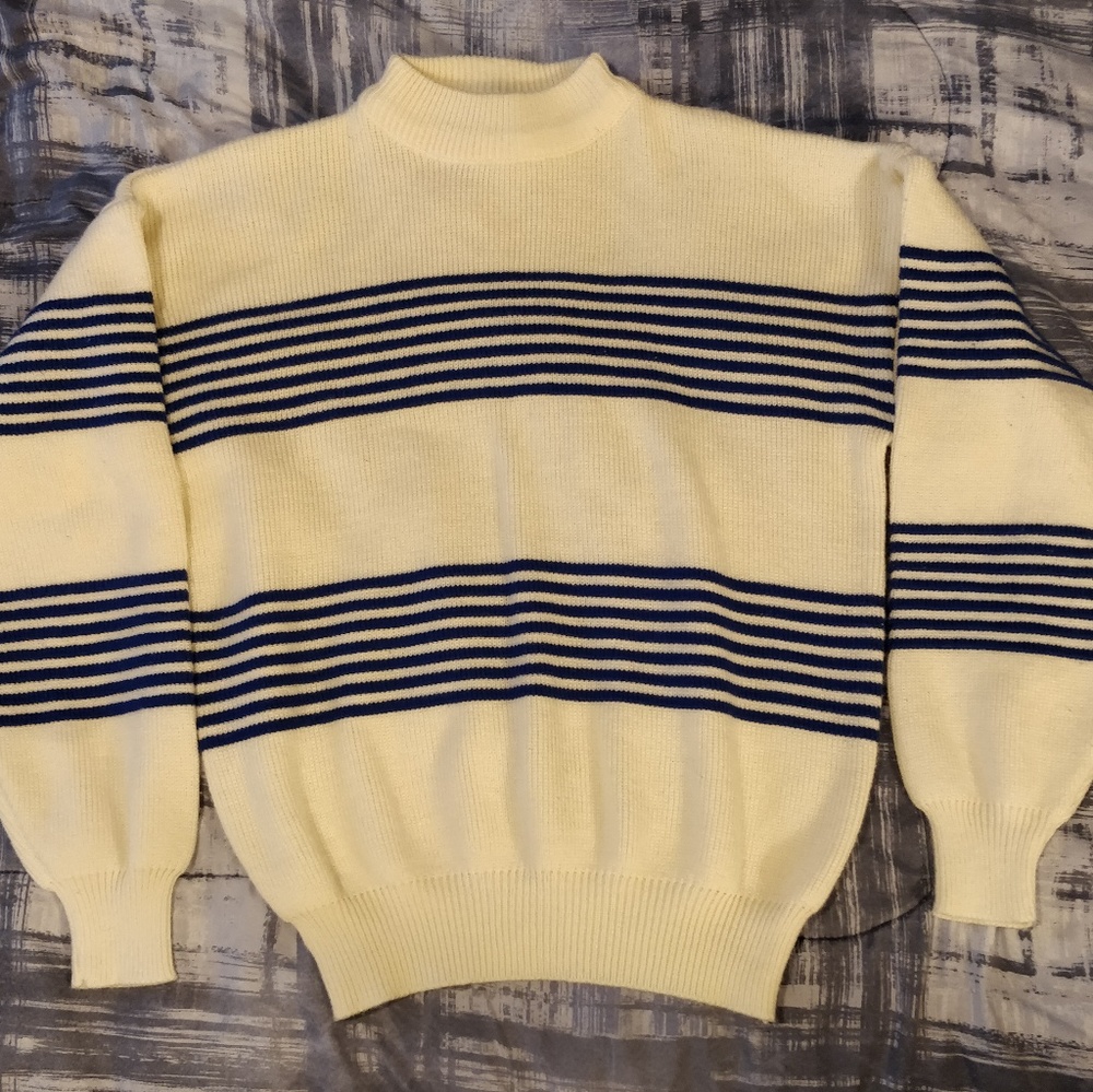 VINTAGE STRIPED SWEATER